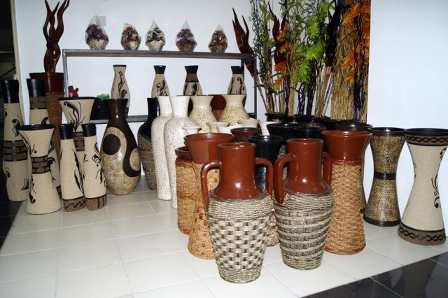  Contoh barang dari tanah liat, Sumber: idntimes.com  