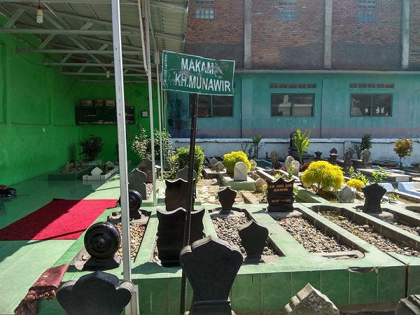 Kompleks Makam Dongkelan. Sumber :  pesantren.laduni.id