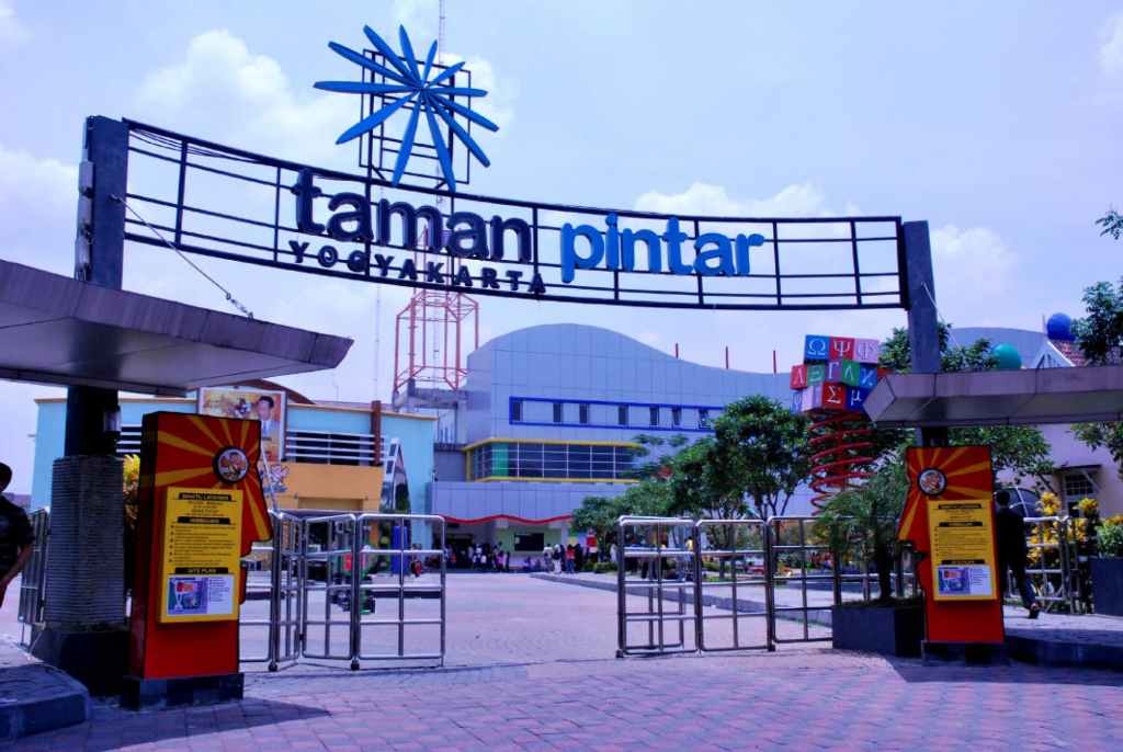 Taman Pintar Jogja.Sumber : google.com