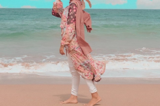Outer panjang untuk liburan ke pantai, Sumber: id.carousell.com